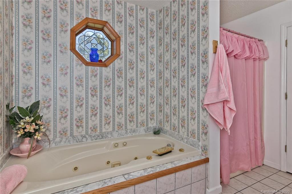 8 Penny Lane Weaverville NC 28787