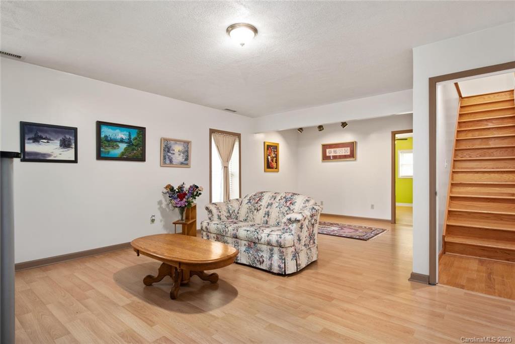 8 Penny Lane Weaverville NC 28787