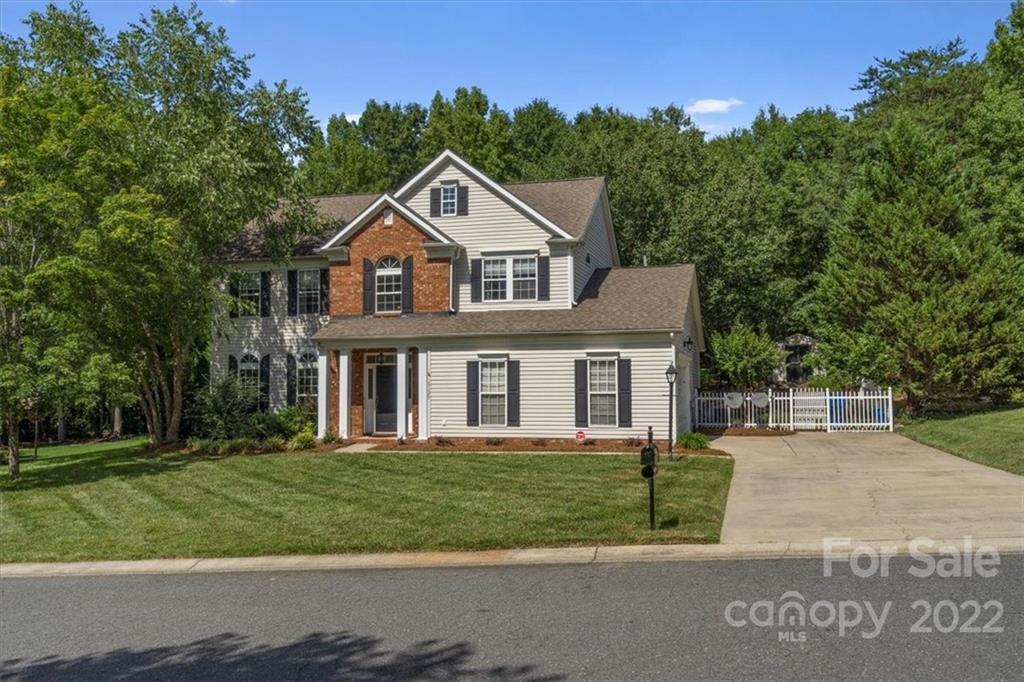 15129 Strathmoor Drive Charlotte NC 28277