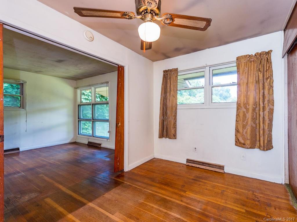 23 New Jersey Avenue Asheville NC 28806