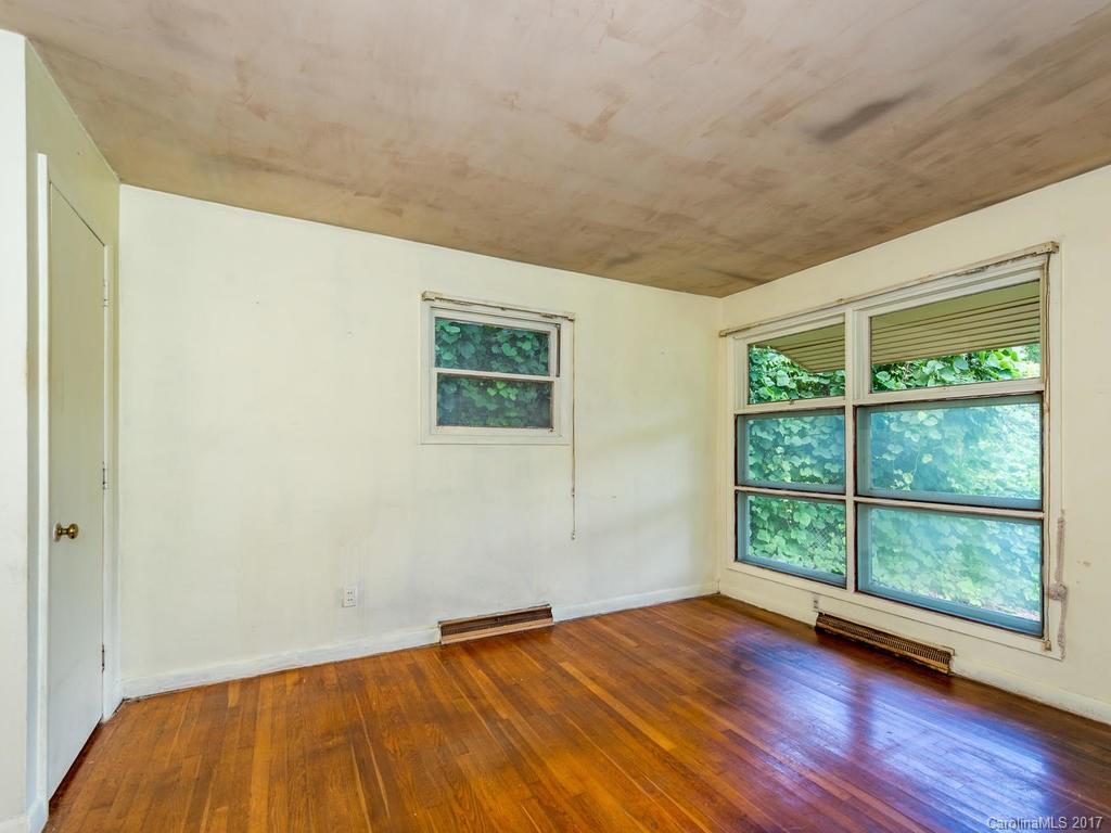 23 New Jersey Avenue Asheville NC 28806
