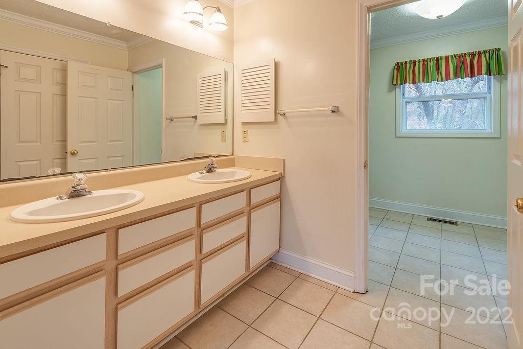 5 Parkway Creek Drive Asheville NC 28803