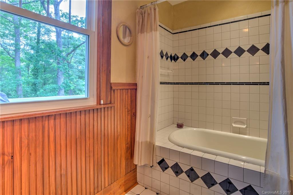 31 Caledonia Road Asheville NC 28803