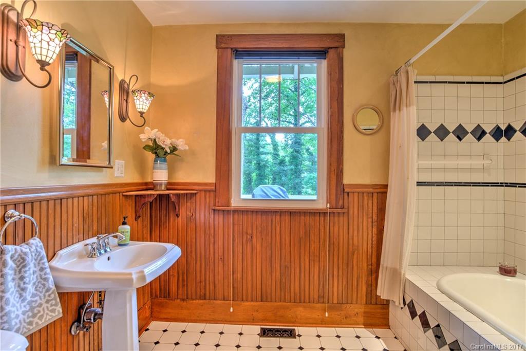 31 Caledonia Road Asheville NC 28803
