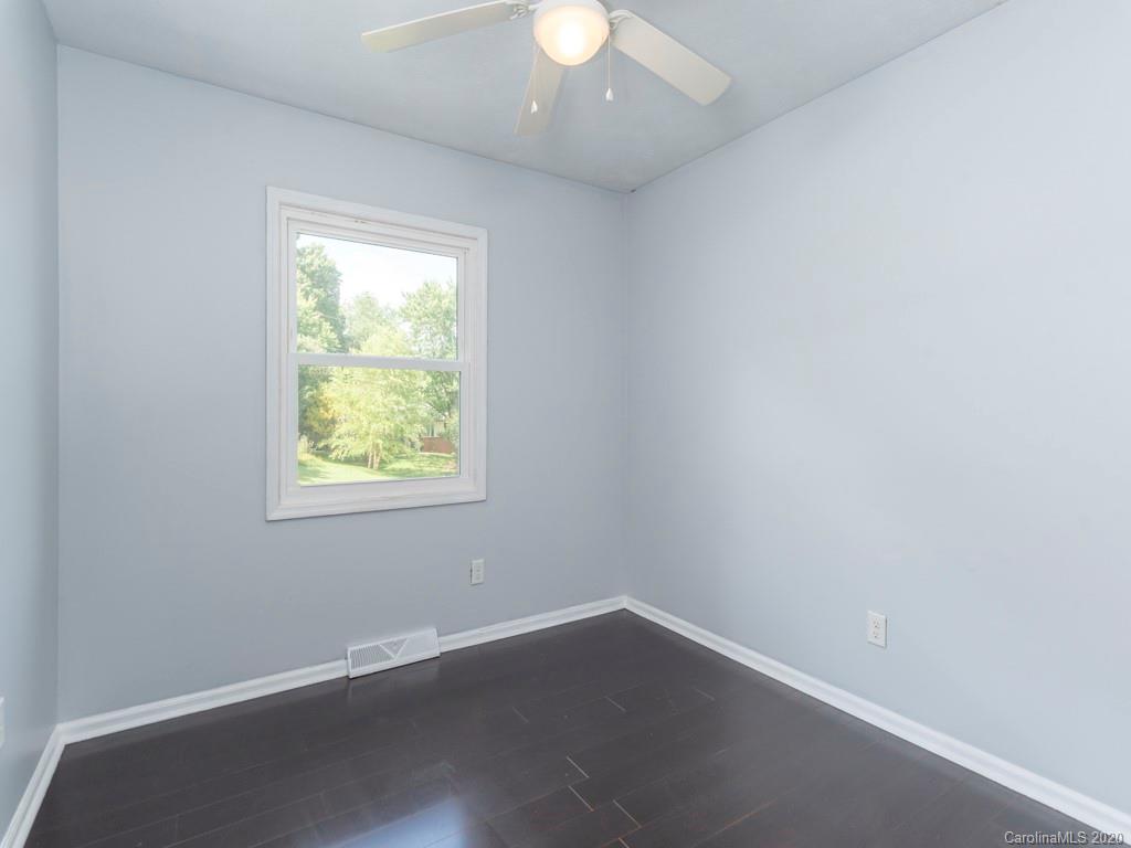 5 Lancelot Lane Asheville NC 28806