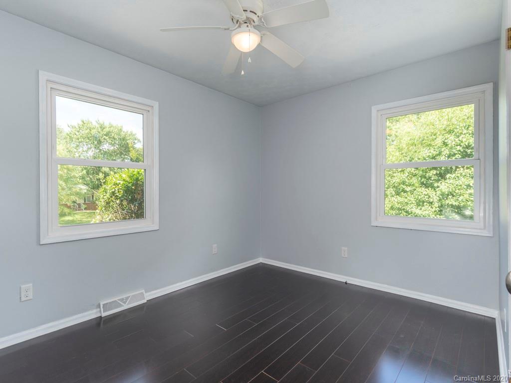 5 Lancelot Lane Asheville NC 28806