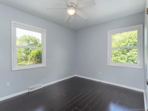 5 Lancelot Lane Asheville NC 28806