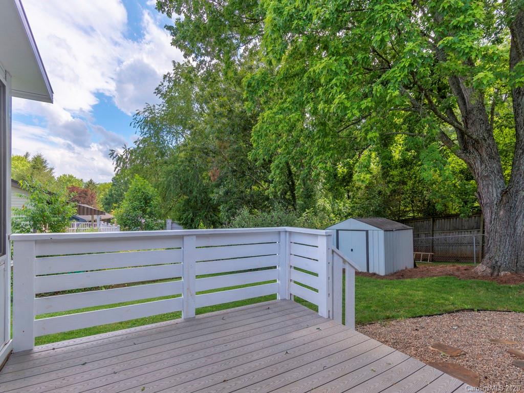 5 Lancelot Lane Asheville NC 28806