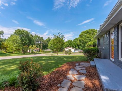 5 Lancelot Lane Asheville NC 28806