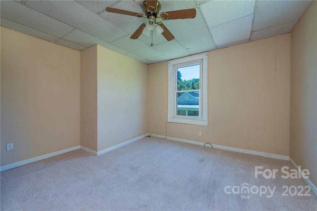17 School Street Marion NC 28752