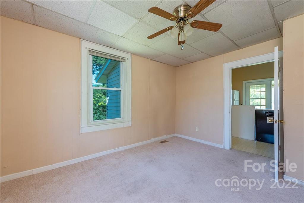 17 School Street Marion NC 28752