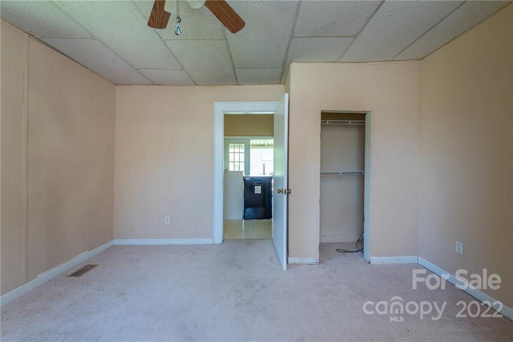 17 School Street Marion NC 28752