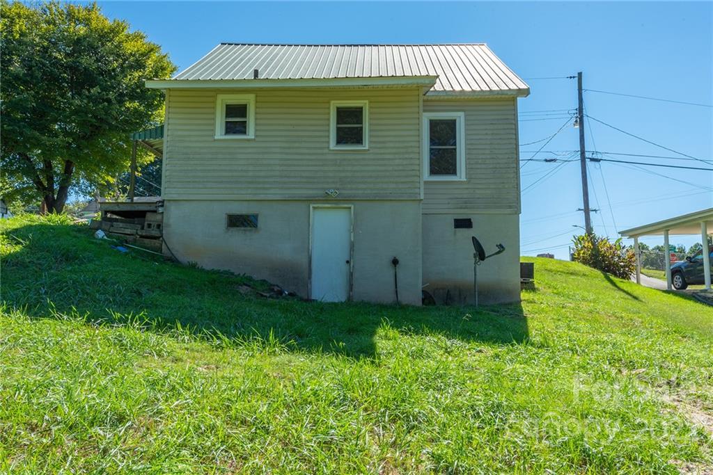 17 School Street Marion NC 28752