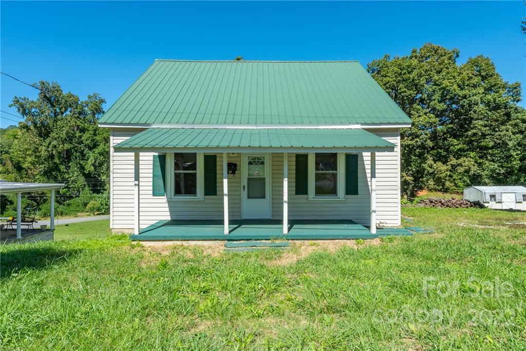 17 School Street Marion NC 28752