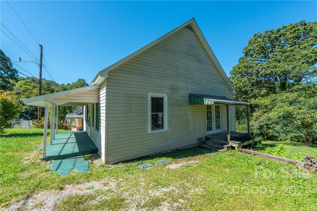 17 School Street Marion NC 28752