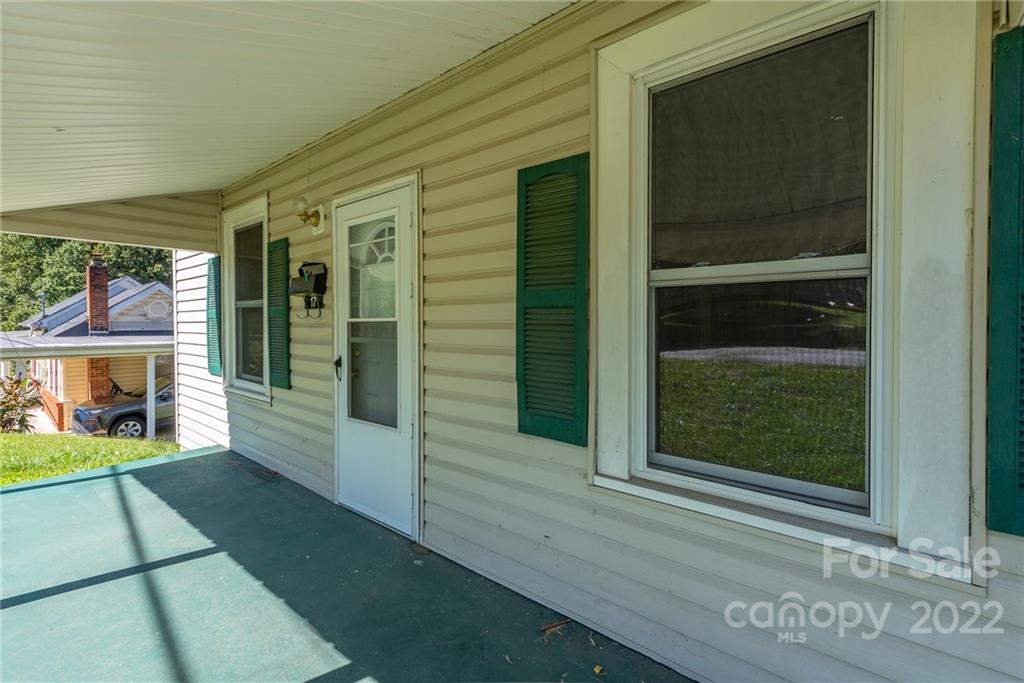 17 School Street Marion NC 28752