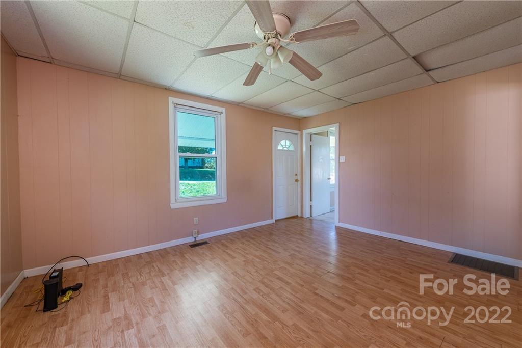 17 School Street Marion NC 28752