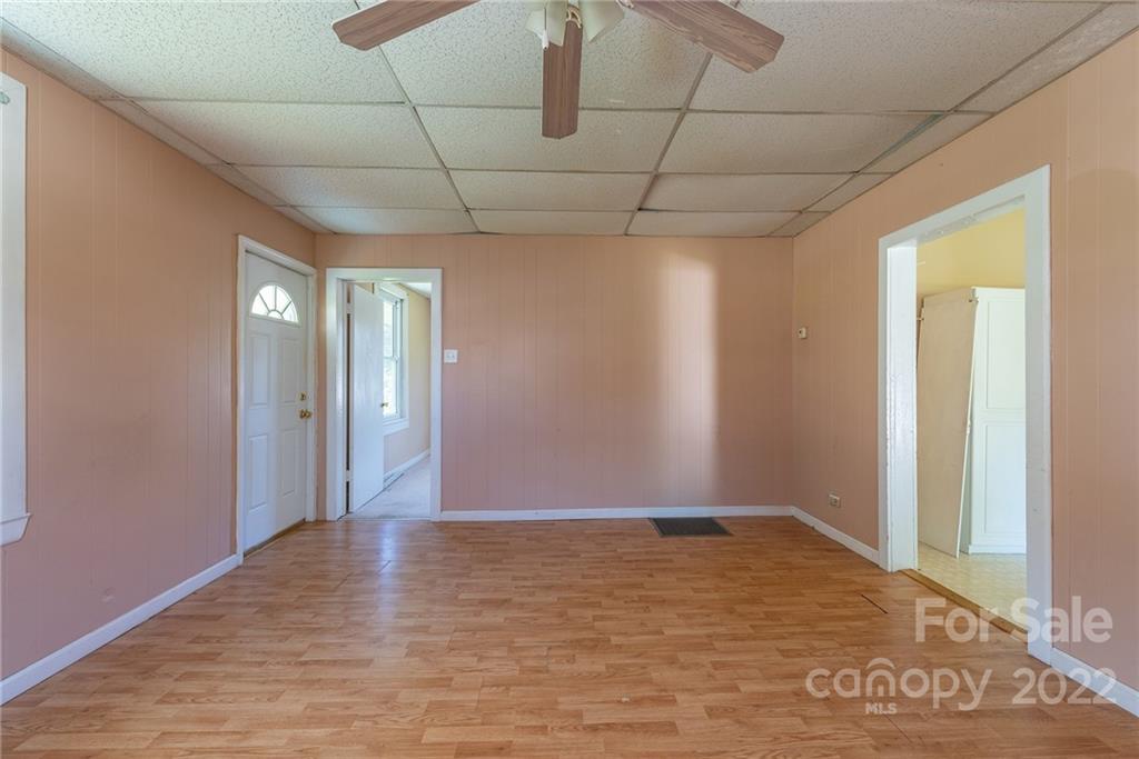 17 School Street Marion NC 28752