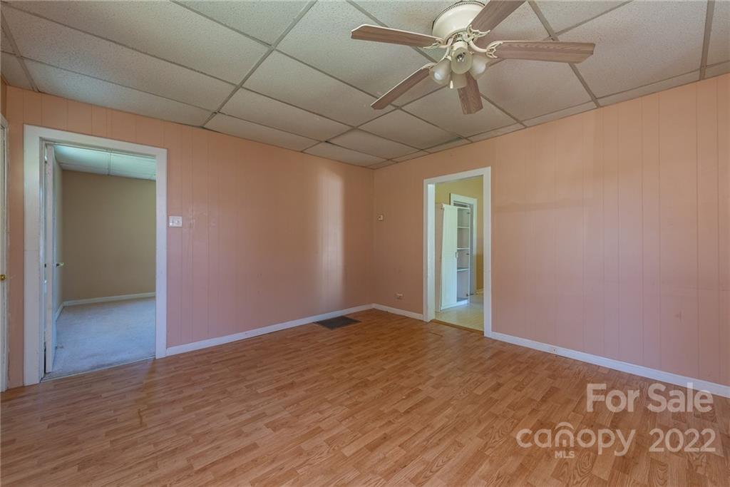 17 School Street Marion NC 28752
