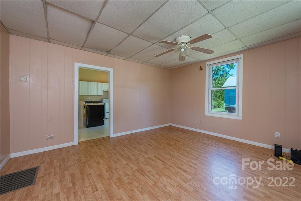 17 School Street Marion NC 28752