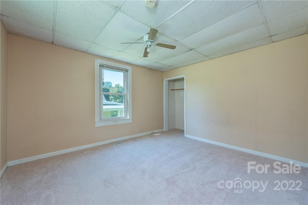 17 School Street Marion NC 28752