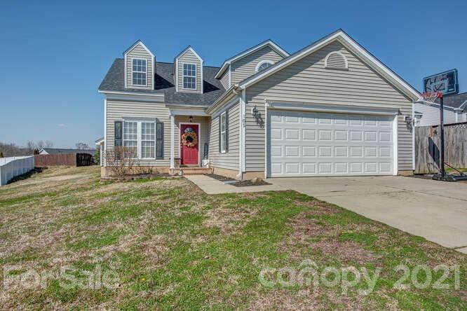 105 N Woodcliff Lane Mount Holly NC 28120