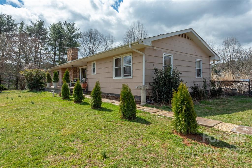 23 Forest Creek Drive Asheville NC 28806