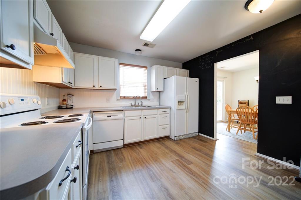 2031 Mallard Woods Place Charlotte NC 28262