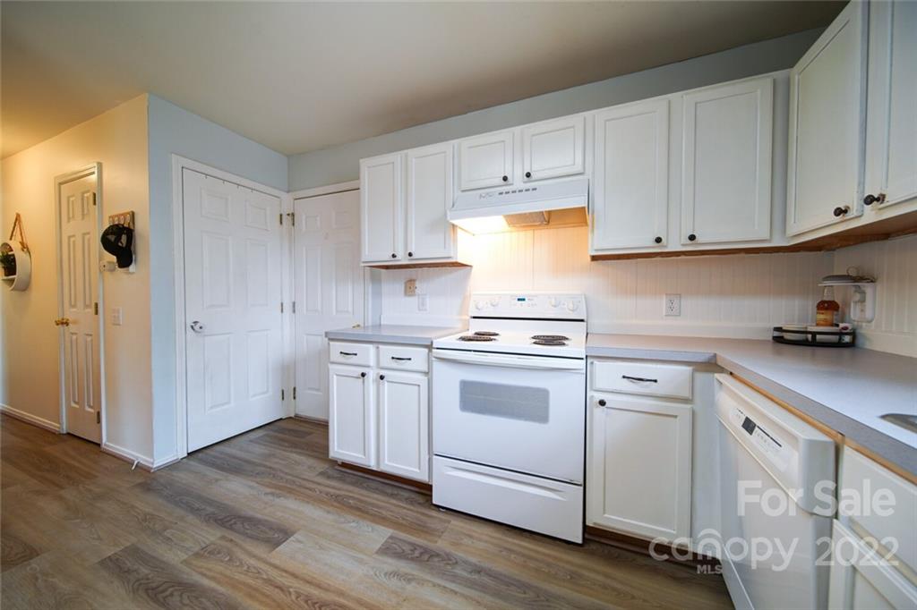 2031 Mallard Woods Place Charlotte NC 28262