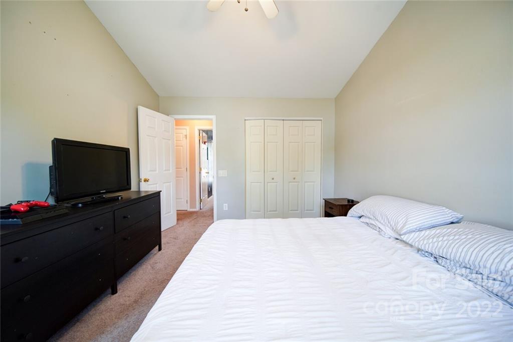 2031 Mallard Woods Place Charlotte NC 28262