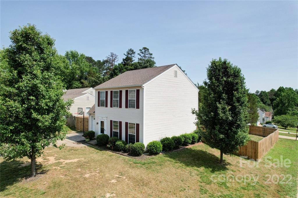 2031 Mallard Woods Place Charlotte NC 28262