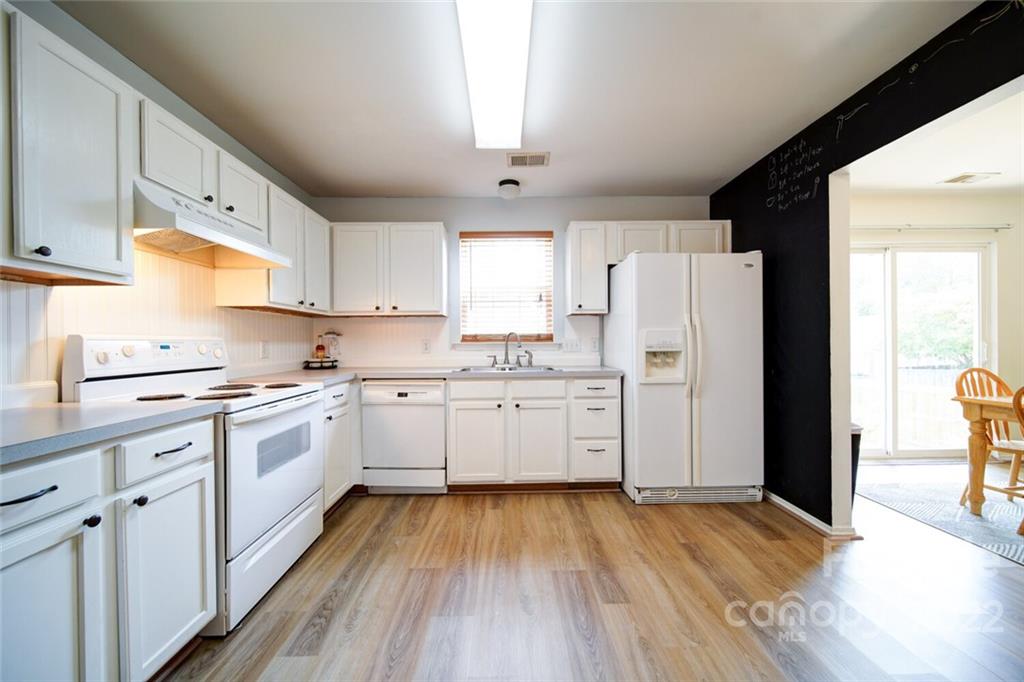 2031 Mallard Woods Place Charlotte NC 28262