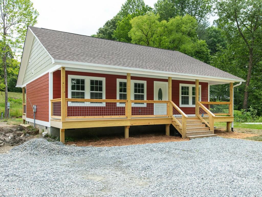 414 N Lakeside Drive Hendersonville NC 28739