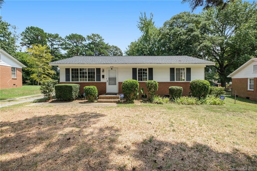 3328 Cricketeer Drive Charlotte NC 28216