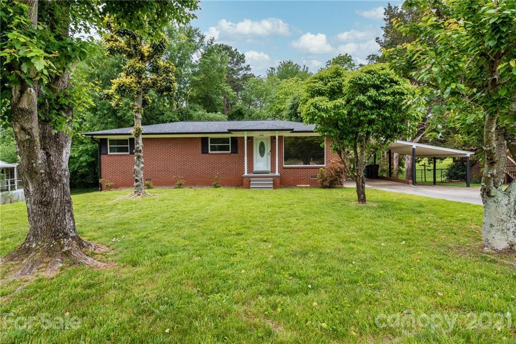 1910 16th Avenue NE Hickory NC 28601