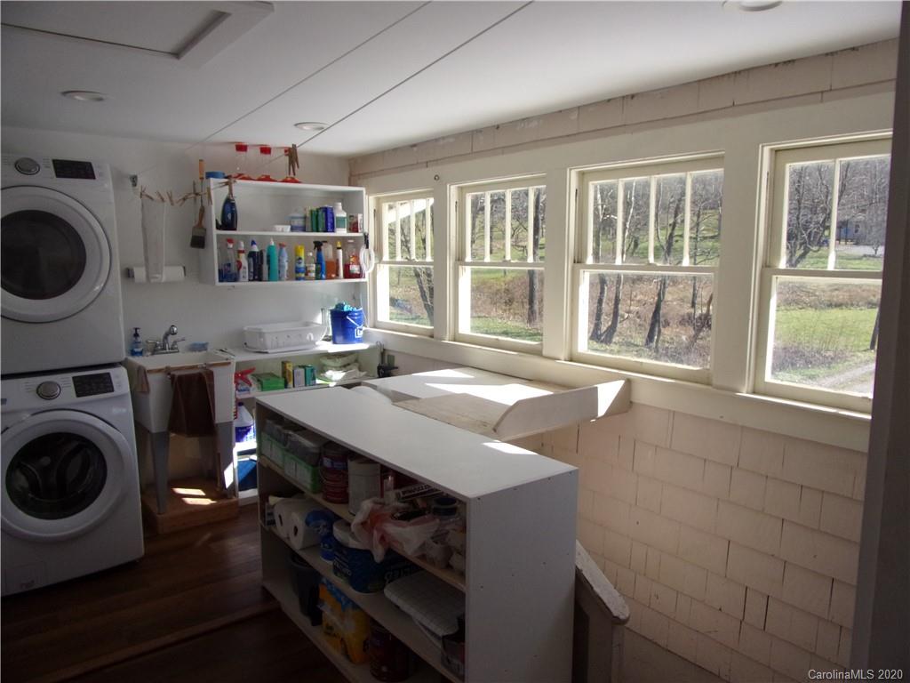 27 Maney Branch Road Weaverville NC 28787