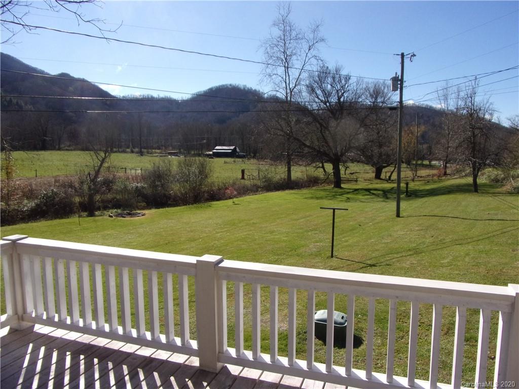 27 Maney Branch Road Weaverville NC 28787
