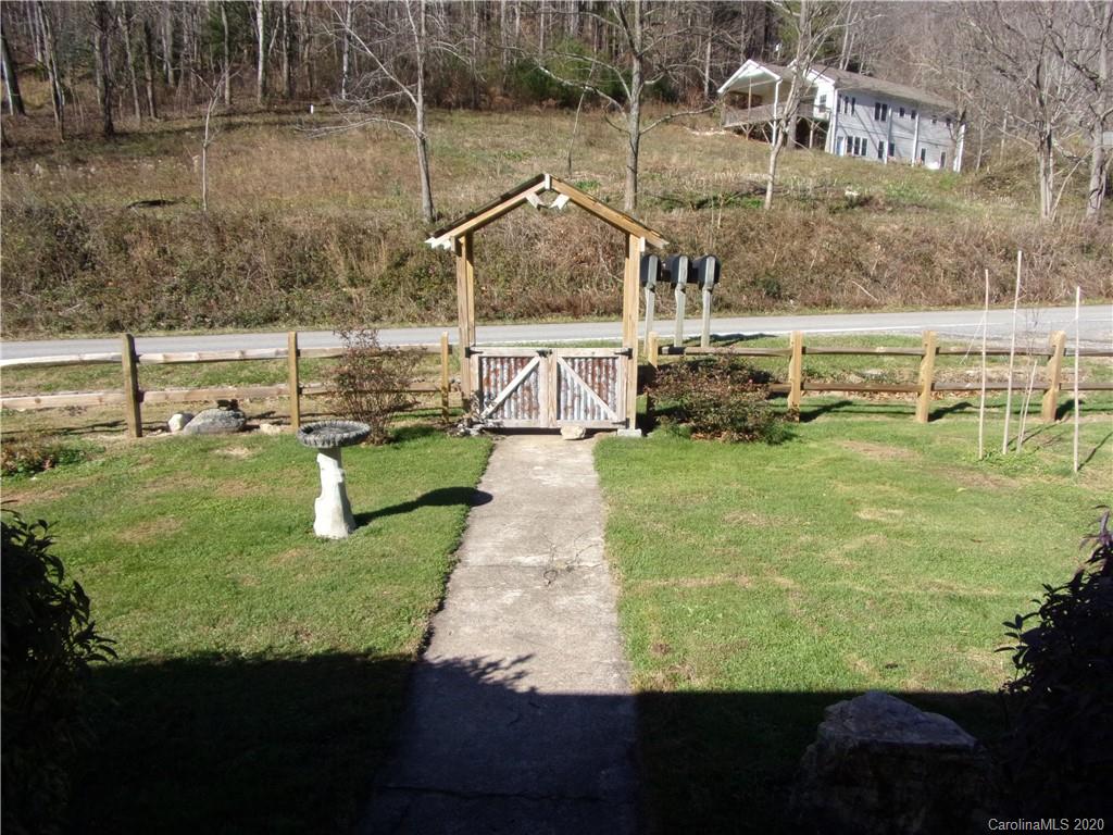 27 Maney Branch Road Weaverville NC 28787