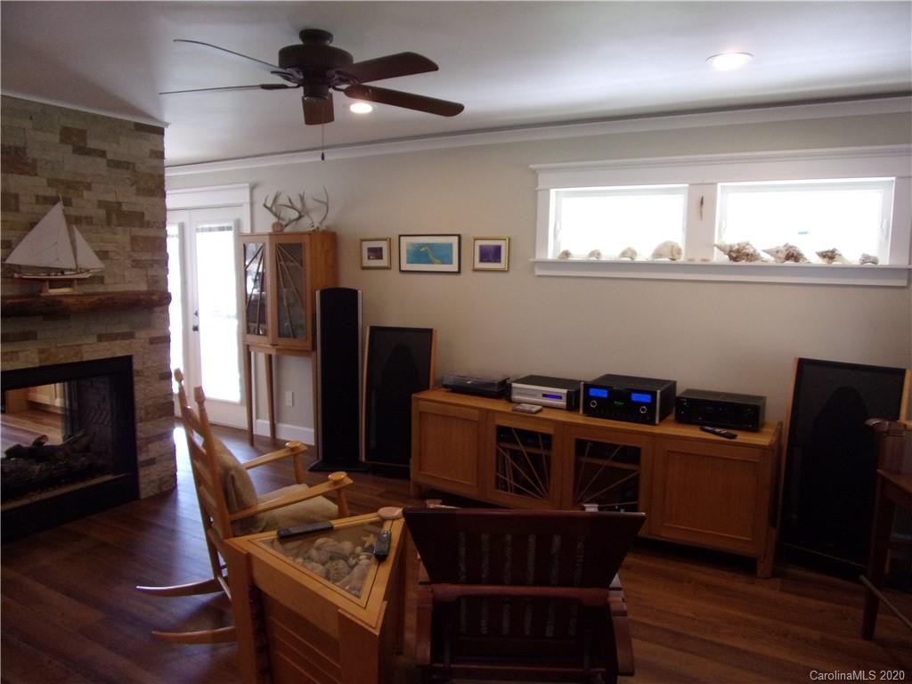 27 Maney Branch Road Weaverville NC 28787
