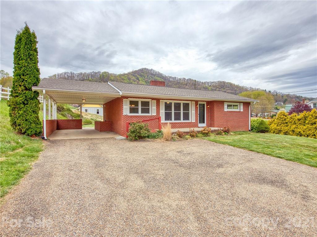 1139 Crabtree Road Waynesville NC 28785