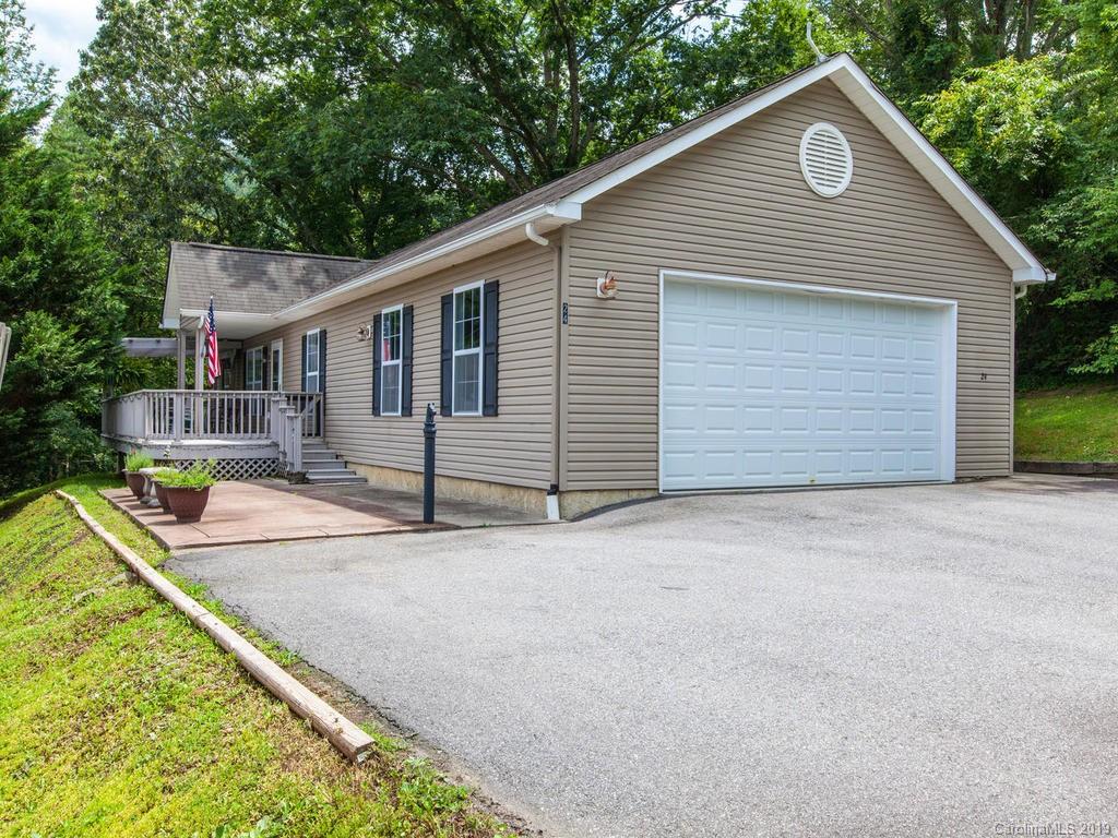 24 Bass Road Fairview NC 28730