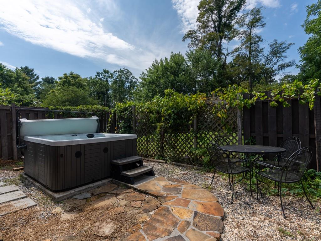 354 Deaverview Road Asheville NC 28806