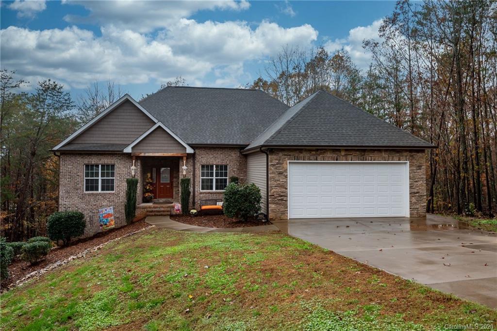 3952 Pineknoll Drive Hickory NC 28602