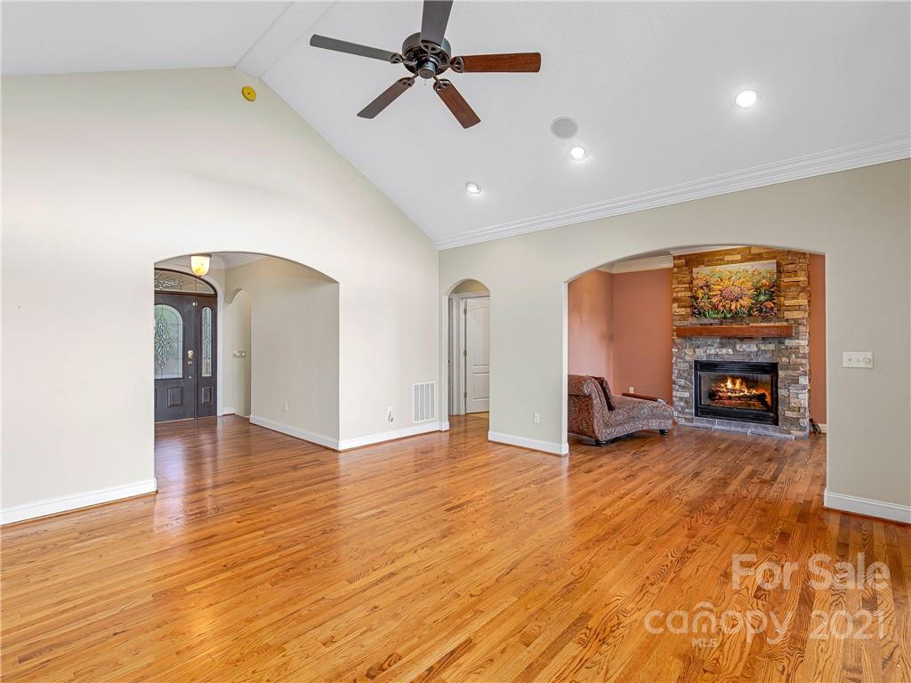 4384 Laurel Park Highway Hendersonville NC 28739