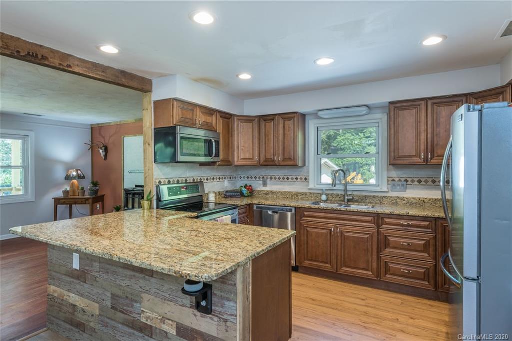 24 Powlas Drive Swannanoa NC 28778
