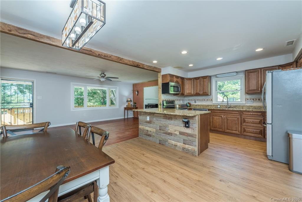 24 Powlas Drive Swannanoa NC 28778