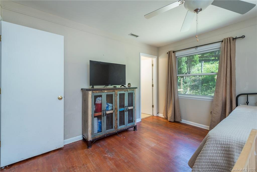 24 Powlas Drive Swannanoa NC 28778