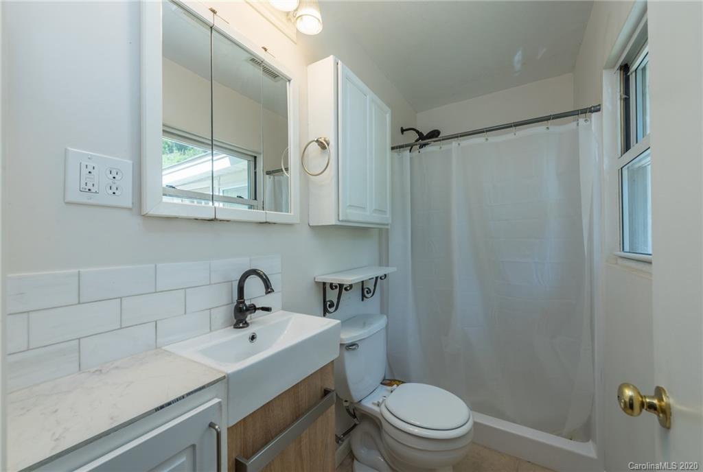 24 Powlas Drive Swannanoa NC 28778