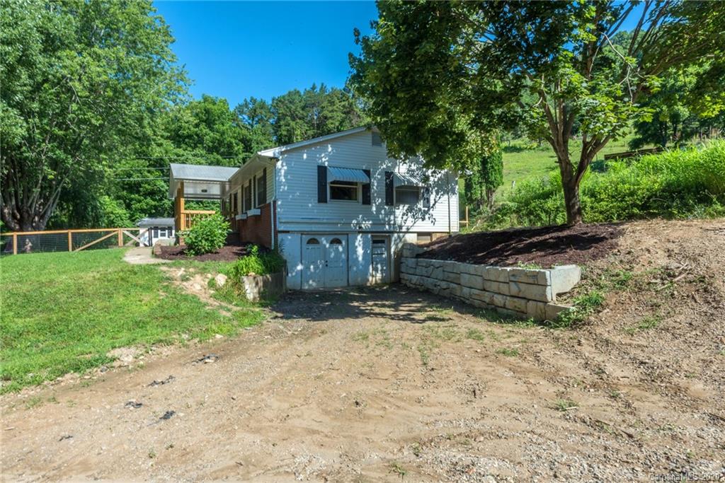 24 Powlas Drive Swannanoa NC 28778