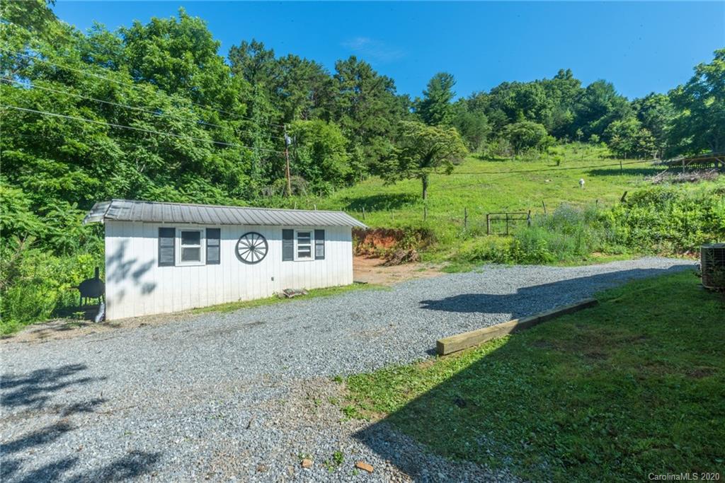 24 Powlas Drive Swannanoa NC 28778